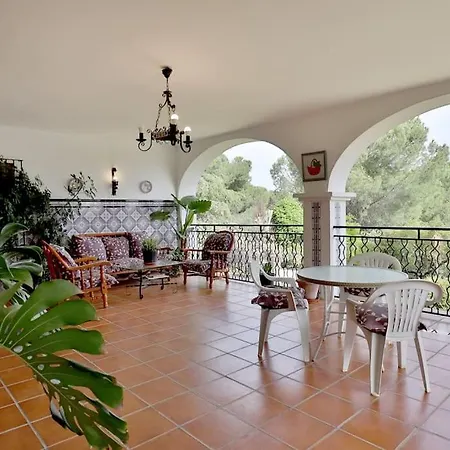 Casa De La Lala Con Piscina A 9 Km De Holiday home *