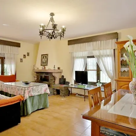 Casa De La Lala Con Piscina A 9 Km De Holiday home